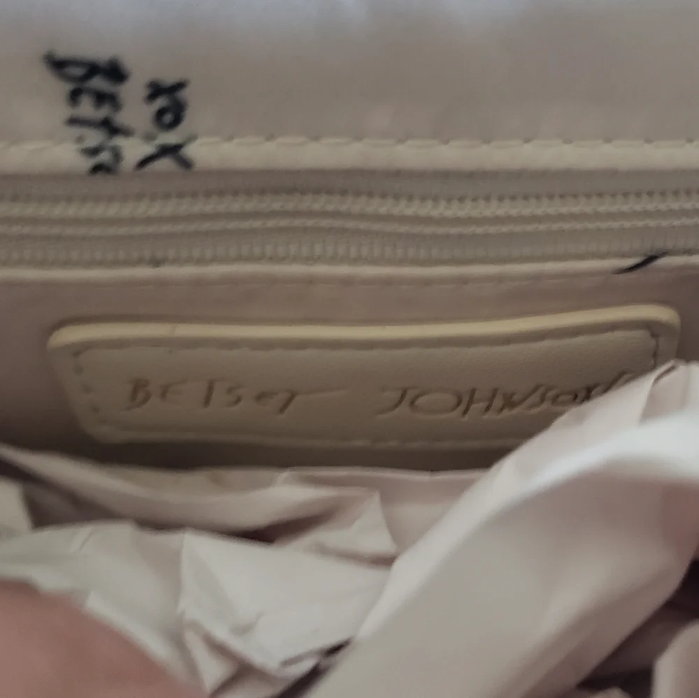 Betsey Johnson White Satchel with Red Heart Accents & Crossbody Strap - Picture 6 of 14
